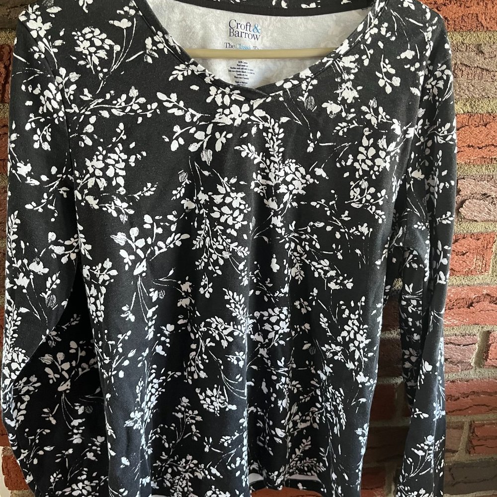 Croft & Barrow, Black with White Flowers, Large, Long Sleeve Tee Shirt